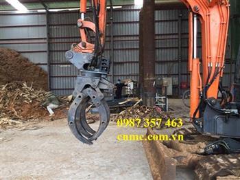 Lắp đặt kẹp gắp gỗ cho máy xúc Doosan 55 tại Yên Thế, Bắc Giang