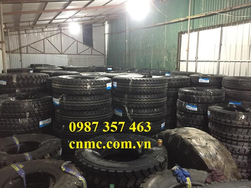 Lốp xe tải hiệu AGATE 12.00R20