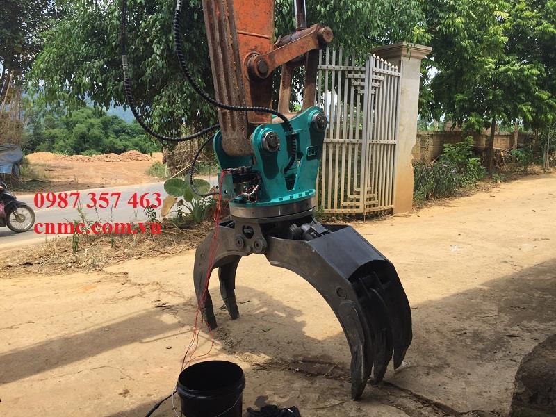 Càng kẹp gỗ keo kẹp mía cho máy xúc đào 200