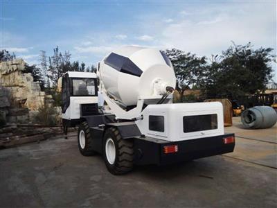 Xe trộn bê tông tự nạp nhiên liệu trung quốc 2.5 khối model LJ2500