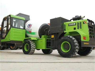 Xe trộn bê tông tự nạp nhiên liệu 1.2 khối hiệu Zhongke