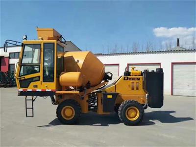 Xe trộn bê tông tự cấp nhiên liệu Disen trung quốc 1 khối